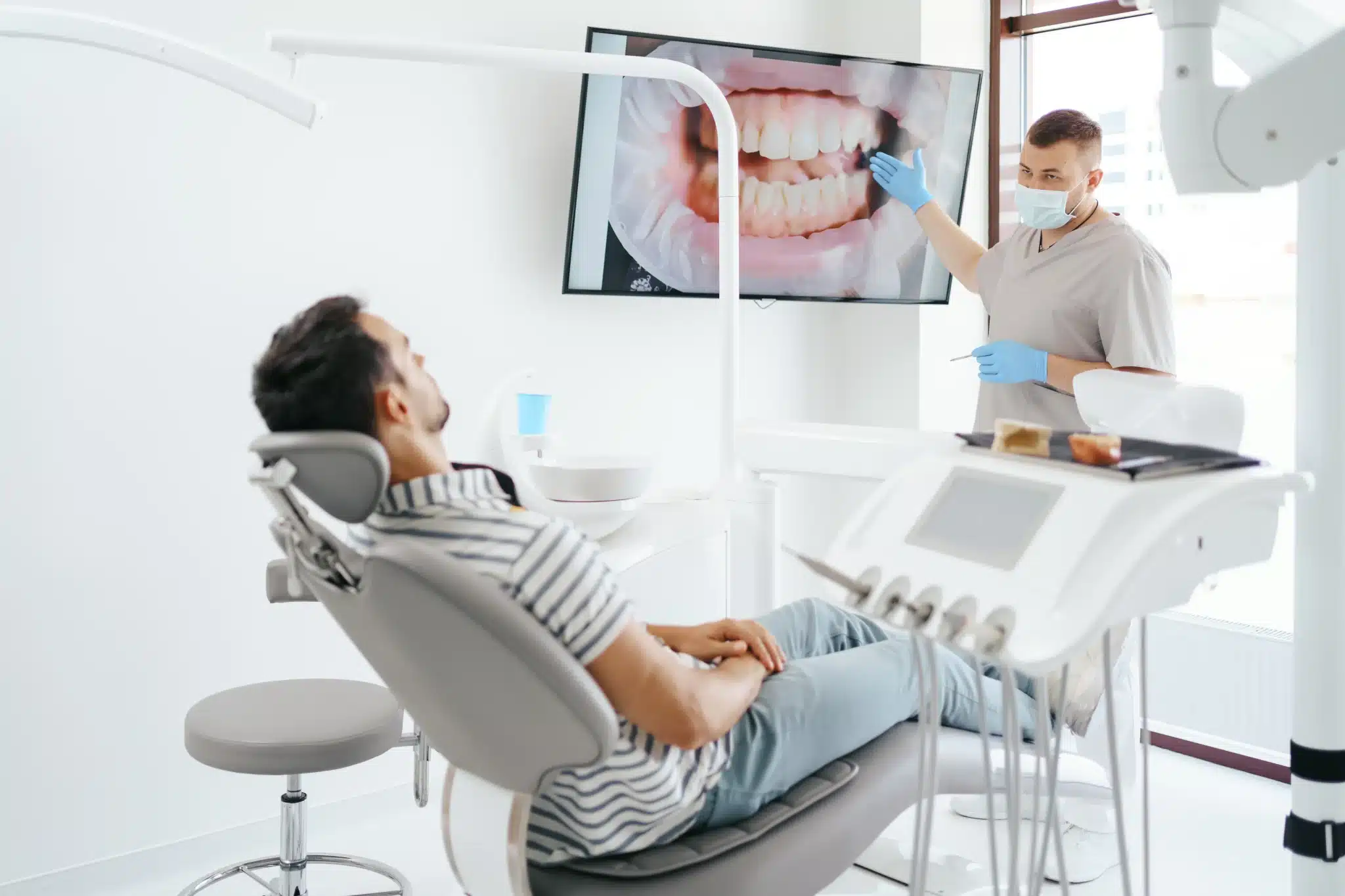 general dentist services in fernley showing patient teeth image on monitor